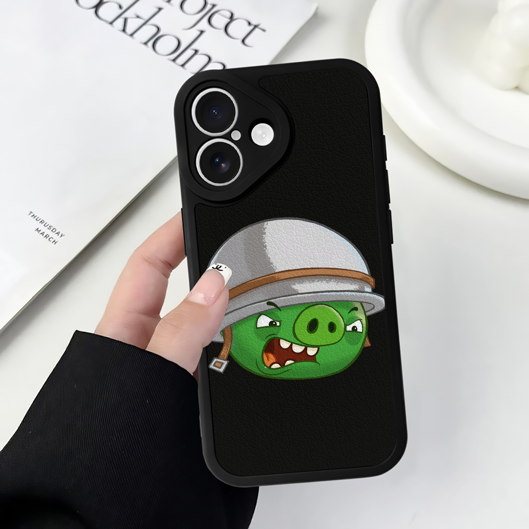 （画像用） Angry Birds アングリーバード 【iPhone 16シリーズ対応】シリコンスマホケース（レザー調） 材質：シリコン